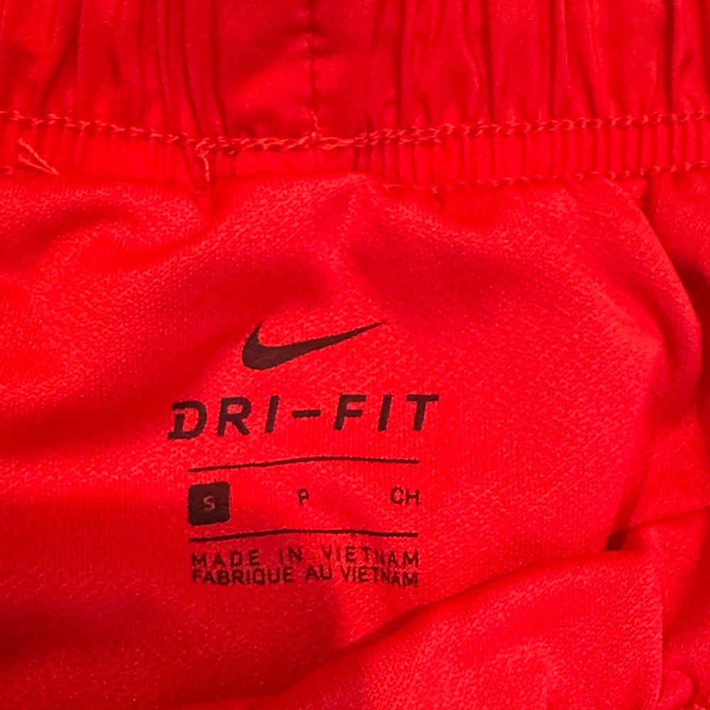 Nike Red and Black Star Pattern Shorts - Picture 2 of 5